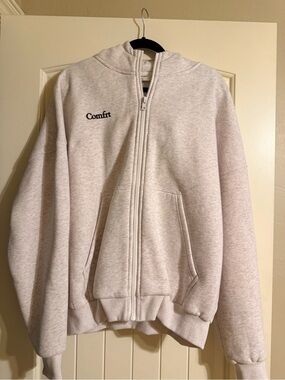 Comfrt Unisex Zip-Up Hoodie Size XS (runs big)